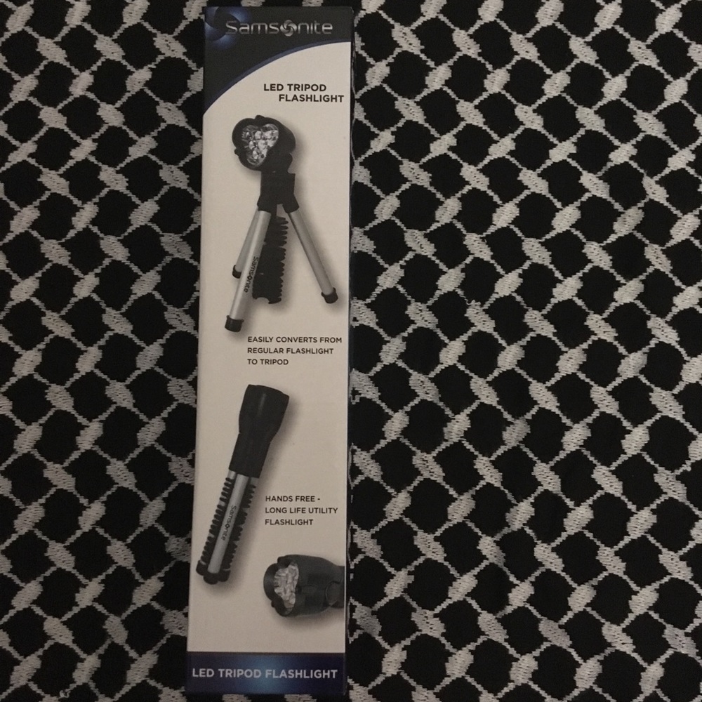 LED Tripod Flashlight